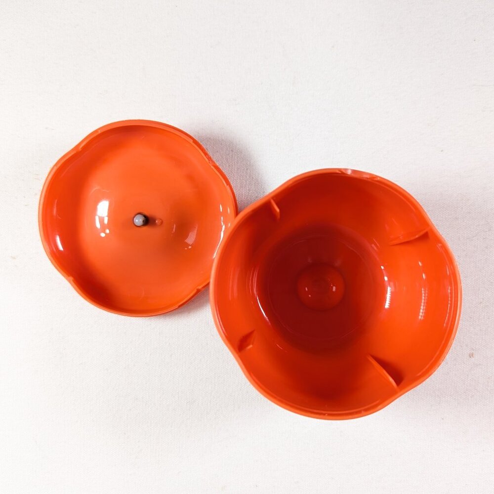 Plastic persimmon condiment dish, lidded plastic container made in Japan - Picture 6 of 6